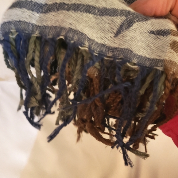 Jaquard Pashmina, Steel Blue and Navy - Picture 2 of 7